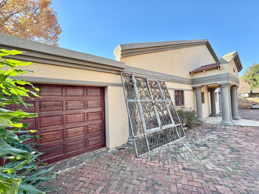 23 Bedroom Property for Sale in Kannoniers Park North West